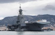 Ravitailler le porte-avions Charles-de-Gaulle et son escorte, un défi logistique