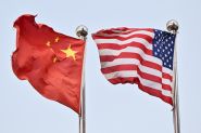 Puces électroniques: le duel Chine-États-Unis en dates