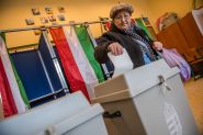 Les Hongrois se précipitent pour voter dans des élections décisives pour leur avenir