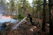 Incendies dans le sud-ouest de la France: au moins 140.000 évacuations, dit le ministre de l'Intérieur