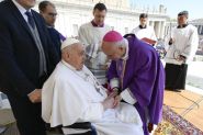 Le pape François appelle à la paix au Liban, 50 ans après le début de la guerre civile