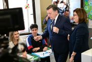 La Roumanie retourne aux urnes, l'extrême droite en tête des sondages