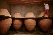 Les vins en amphore trouvent leur place dans les caves françaises