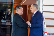 Le chef de la diplomatie russe Lavrov s'est entretenu avec Xi en Chine