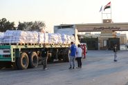 Premiers camions d'aide vers Gaza, Israël annonce une pause des combats
