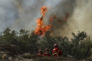 Canicule: d'un site espagnol classé par l'Unesco aux Balkans, les incendies font rage en Europe