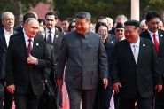 La Chine est «inarrêtable», dit le président Xi devant Poutine et Kim