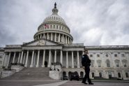 Bras de fer sur le budget des Etats-Unis: des fonctionnaires limogés