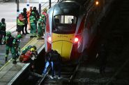 Au moins dix blessés dont neuf graves dans une attaque à l'arme blanche dans un train en Angleterre