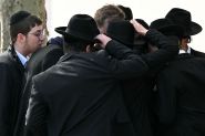 Deux hommes juifs blessés dans une attaque au couteau à Londres, un suspect arrêté