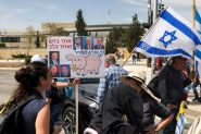 Israël: devant le bureau du Premier ministre, d'ex-otages appellent à la fin de la guerre à Gaza