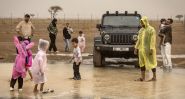 Privés de mousson, des expatriés indiens traquent la pluie dans le désert des Émirats