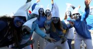 Une ville française bat le record mondial de rassemblement de Schtroumpfs