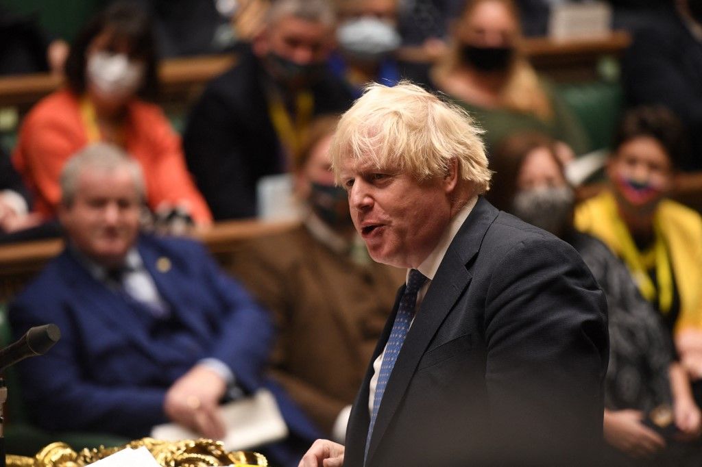 Boris Johnson appelle la France à reprendre les migrants qui traversent la Manche