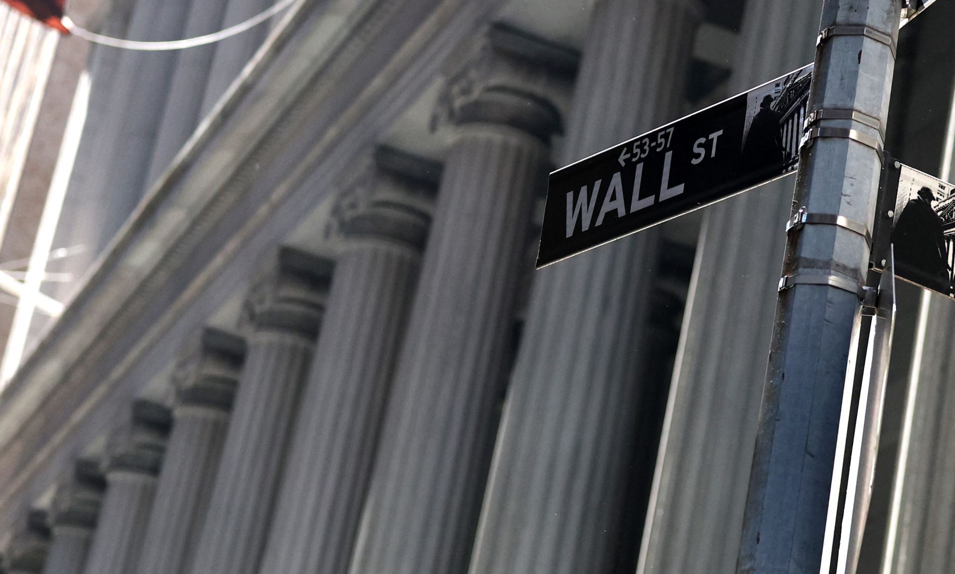 Wall Street bondit après que le président iranien dit avoir la volonté «de mettre fin» au conflit