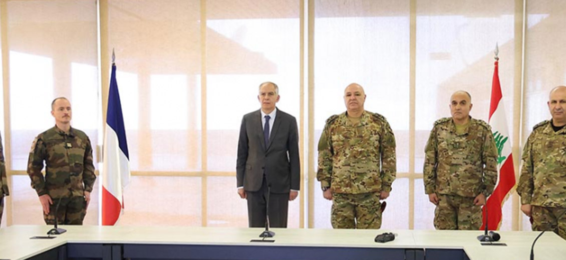 Armée: inauguration d'une salle de conférence financée par la France