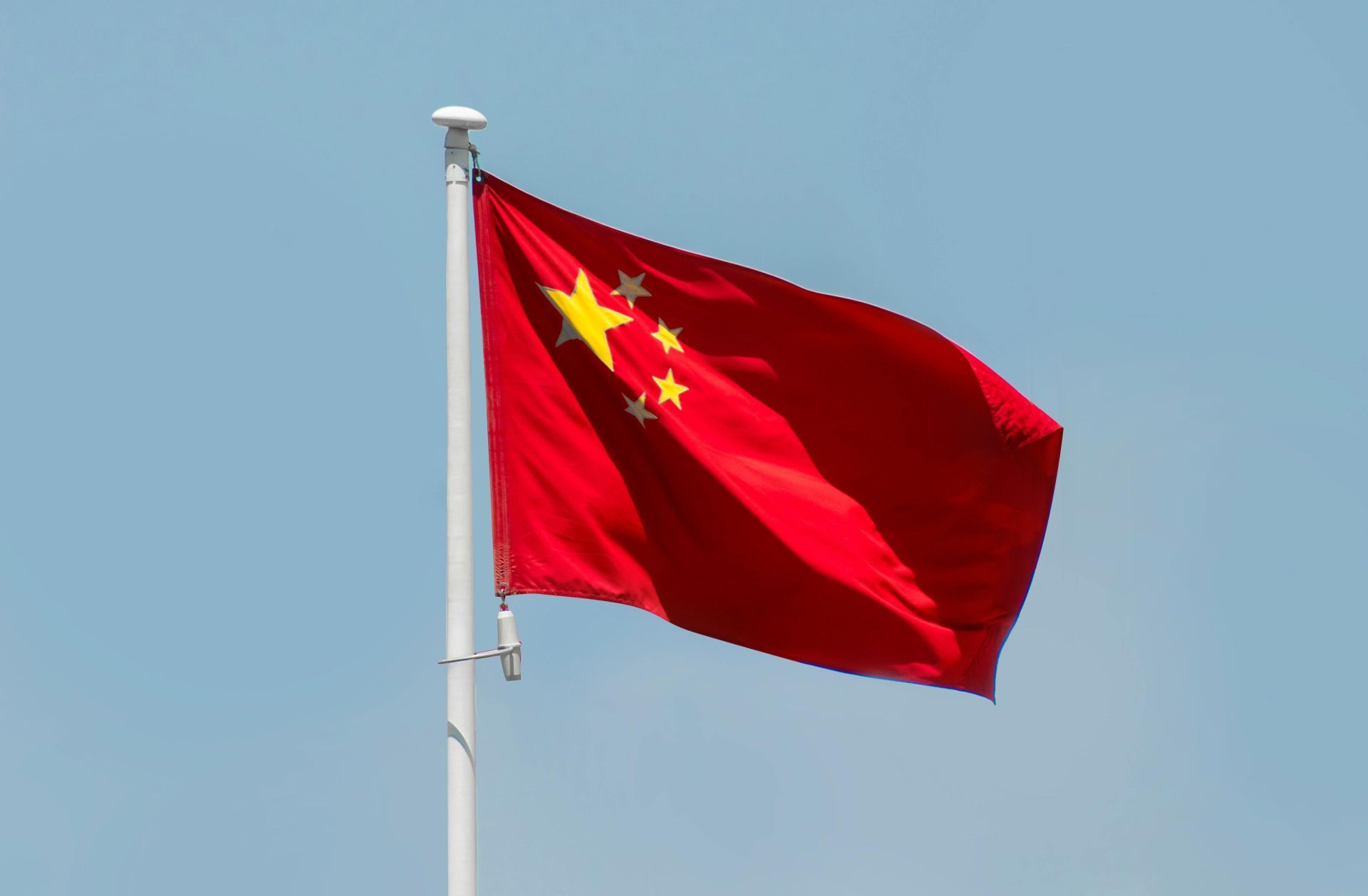 La Chine appelle la France à «travailler ensemble» à une résolution du conflit