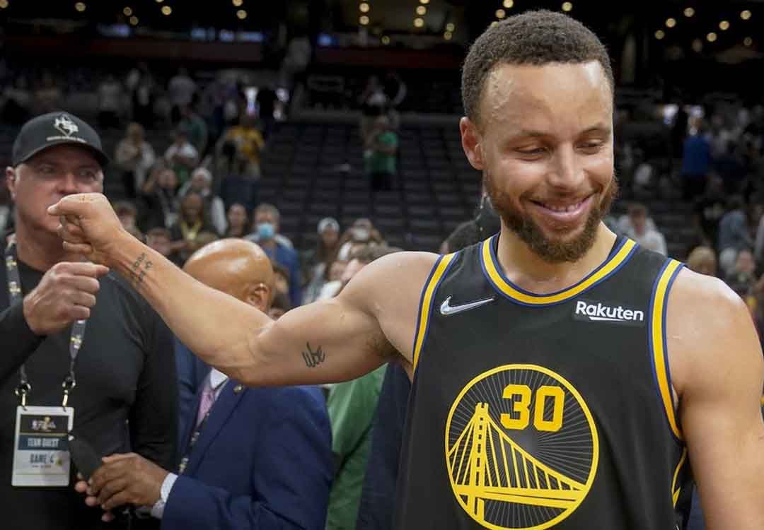 Finale NBA: Curry partage avec Federer la même joie dans l'effort, selon Kerr