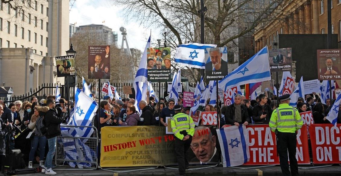 Netanyahu hué à Londres par des opposants israéliens