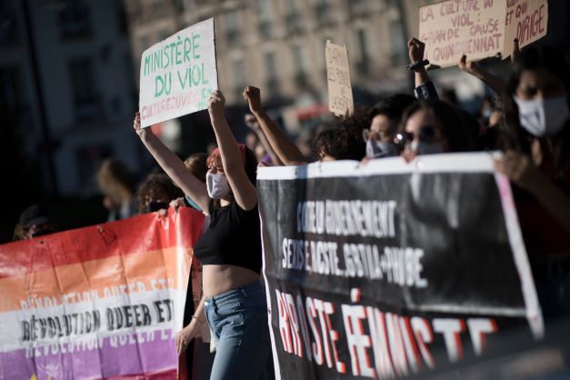 France: en politique, les agresseurs sexuels sous pression