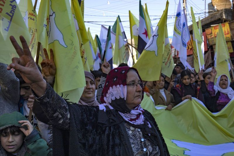 Les autorités kurdes de Syrie réitèrent leur demande de décentralisation