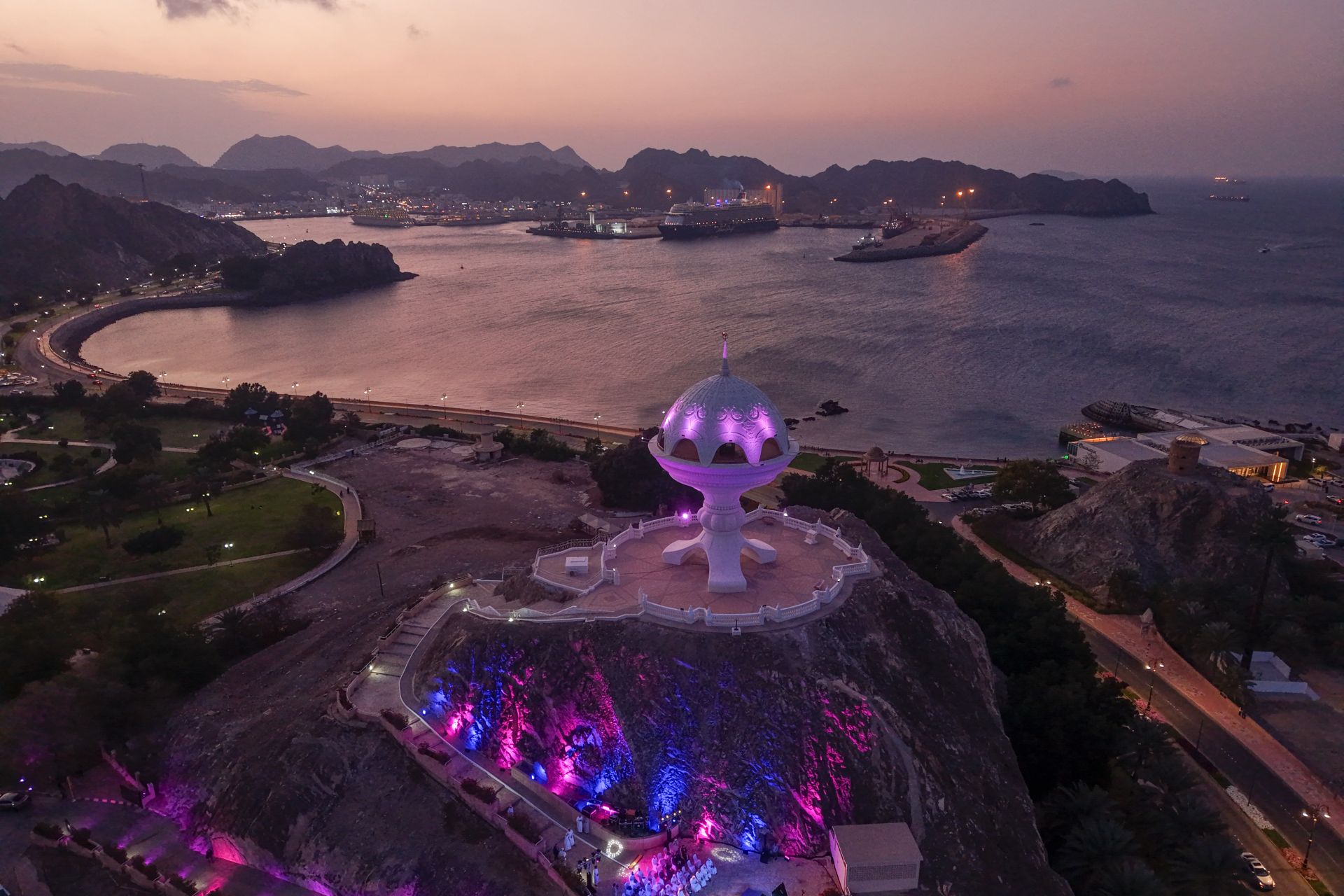 L’Iran et les États-Unis ont entamé des pourparlers à Oman