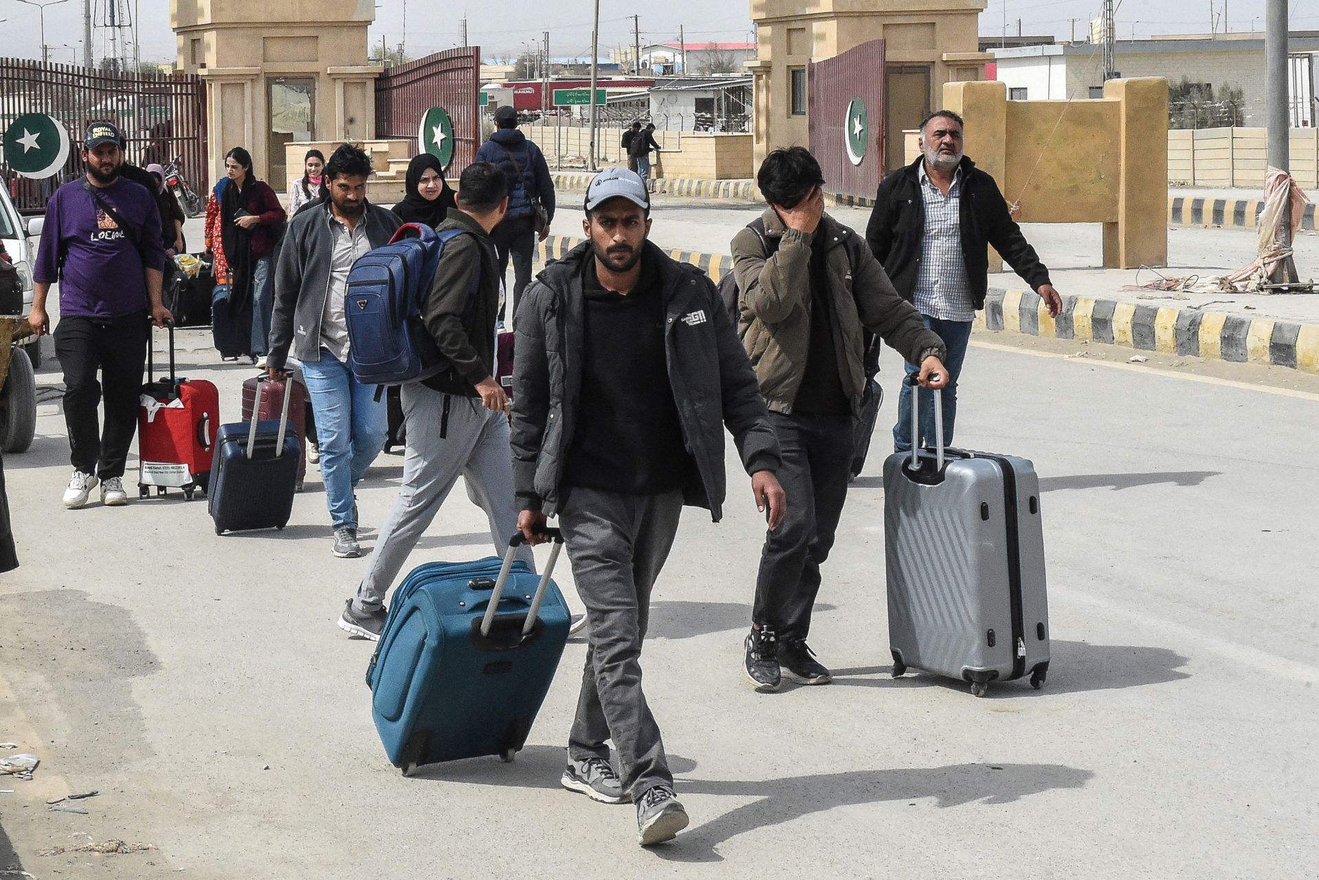 À la frontière avec l'Iran, la fuite précipitée des Pakistanais