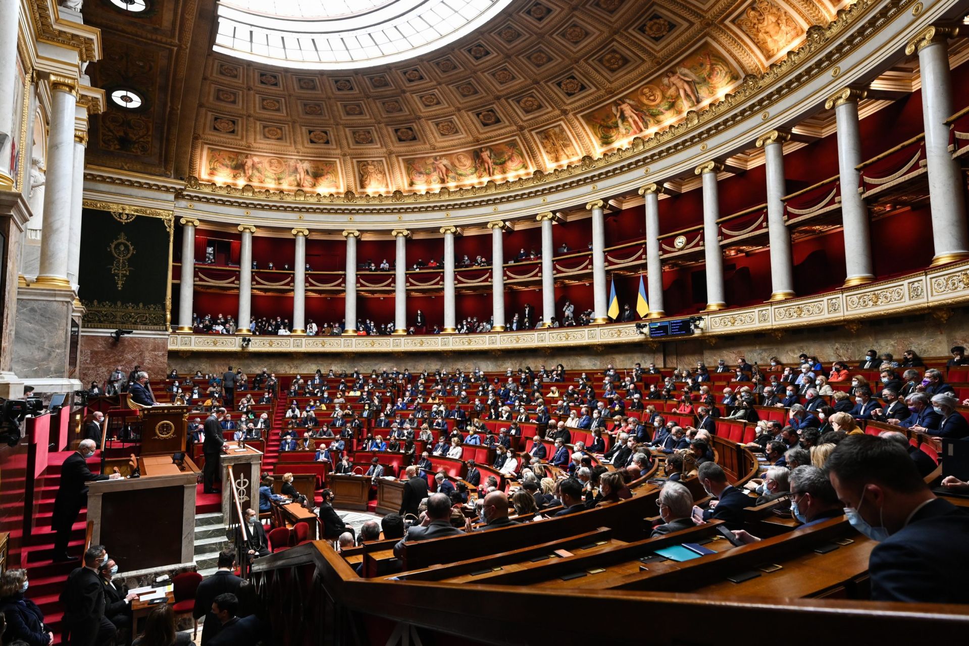 Coup d'envoi de la campagne pour les législatives françaises