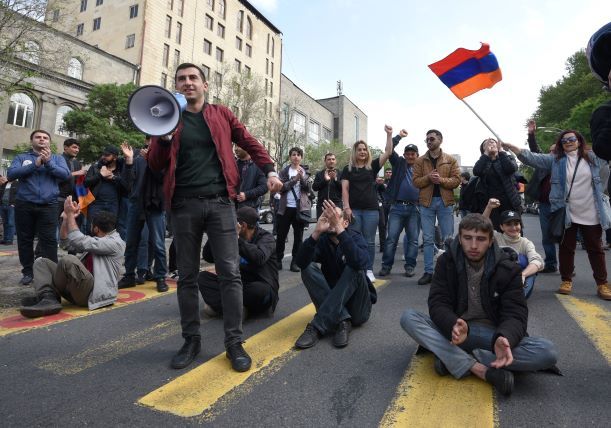 Arménie: l'humiliation de la défaite toujours aussi vive