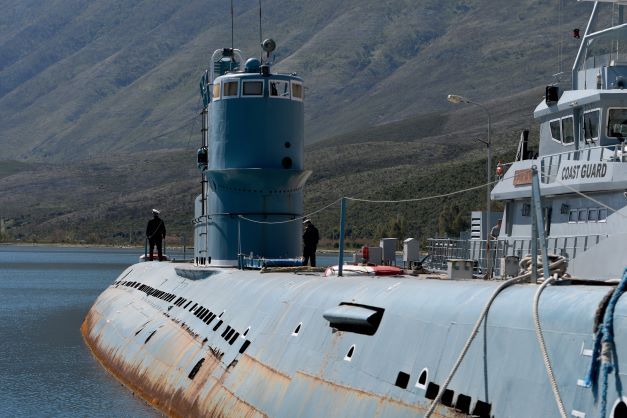 En Albanie, le submersible soviétique qui ne sombre jamais