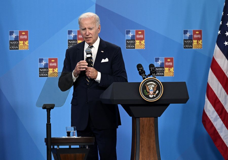 Critiqué en interne, Biden investit dans la politique étrangère