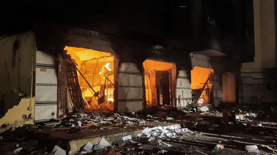 Le Parlement libyen saccagé et incendié par des manifestants