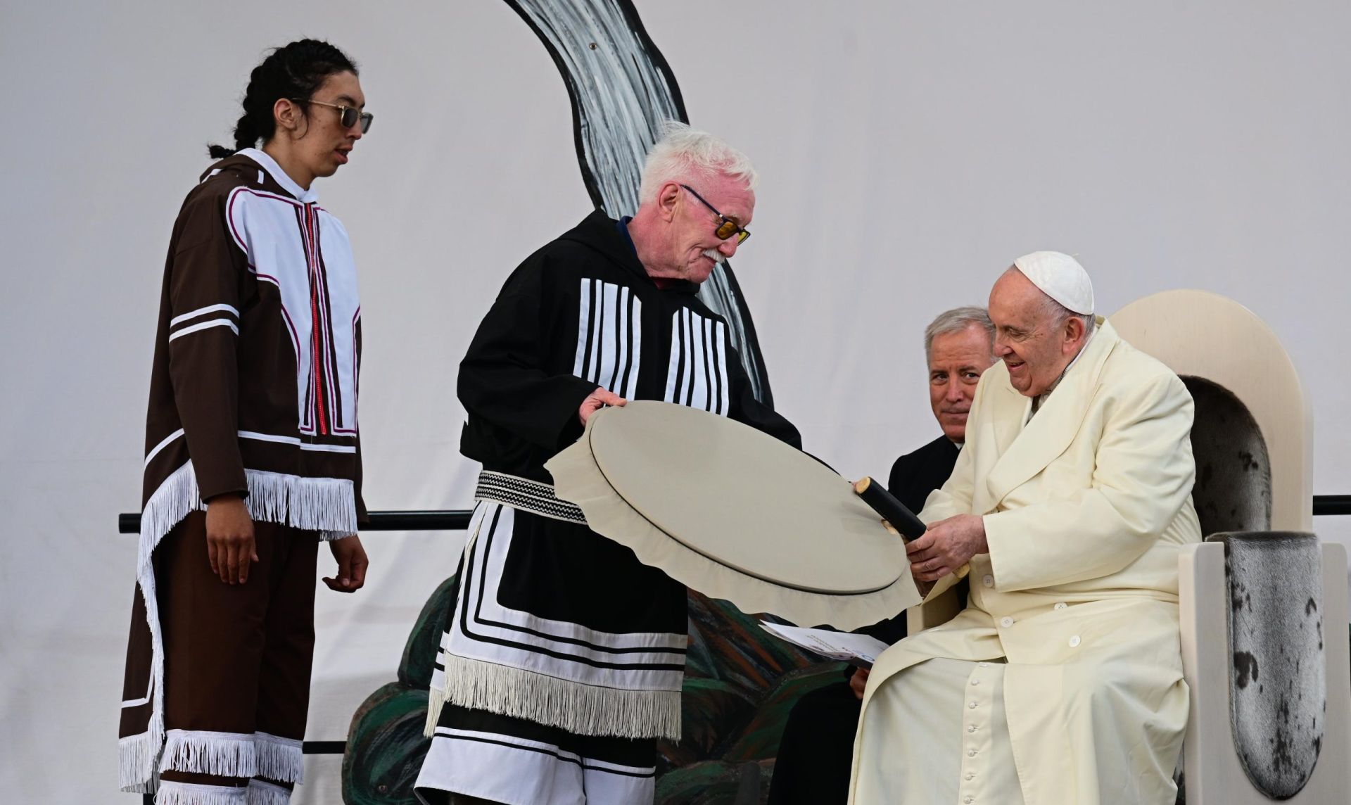 Le Pape reconnaît le «génocide» des autochtones canadiens