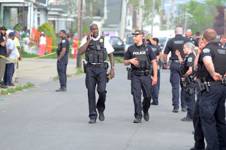 États-Unis: un suprémaciste blanc fait 10 morts à Buffalo