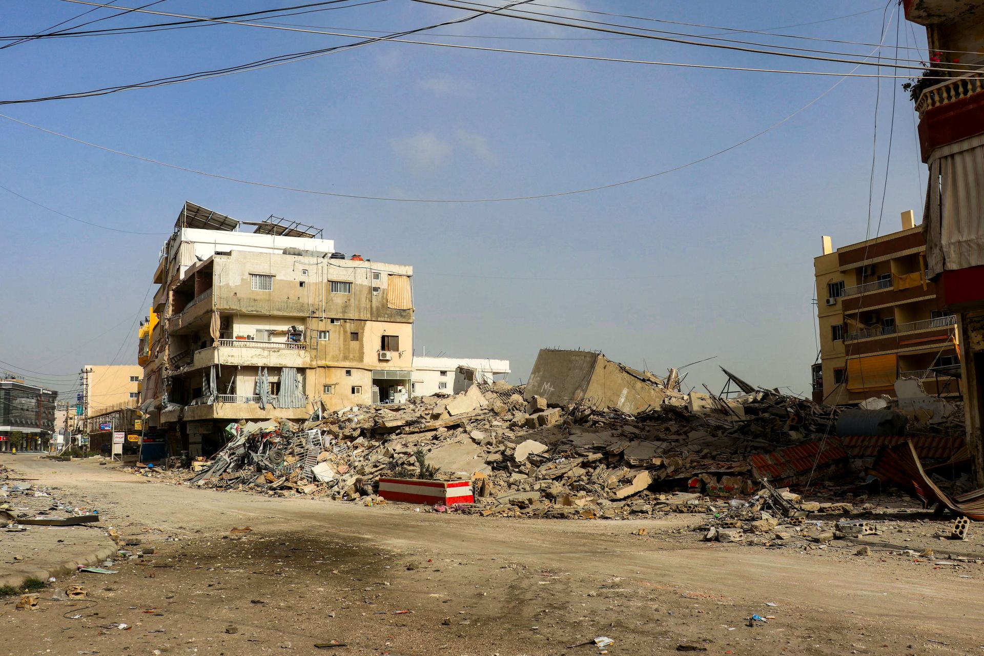 Israël frappe violemment près de Beyrouth et le Liban-Sud