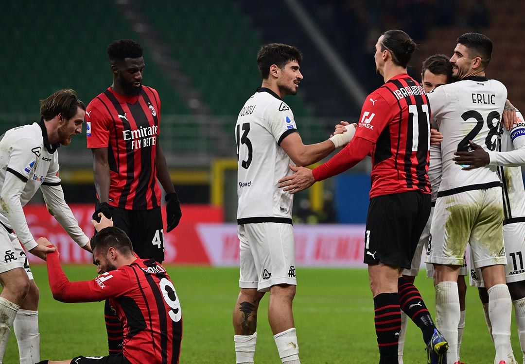 Milan, surpris par La Spezia, voit revenir Naples