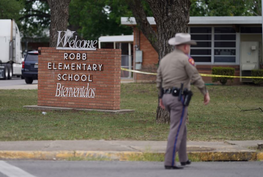 Nouvelle tuerie scolaire au Texas, l'Amérique face aux armes