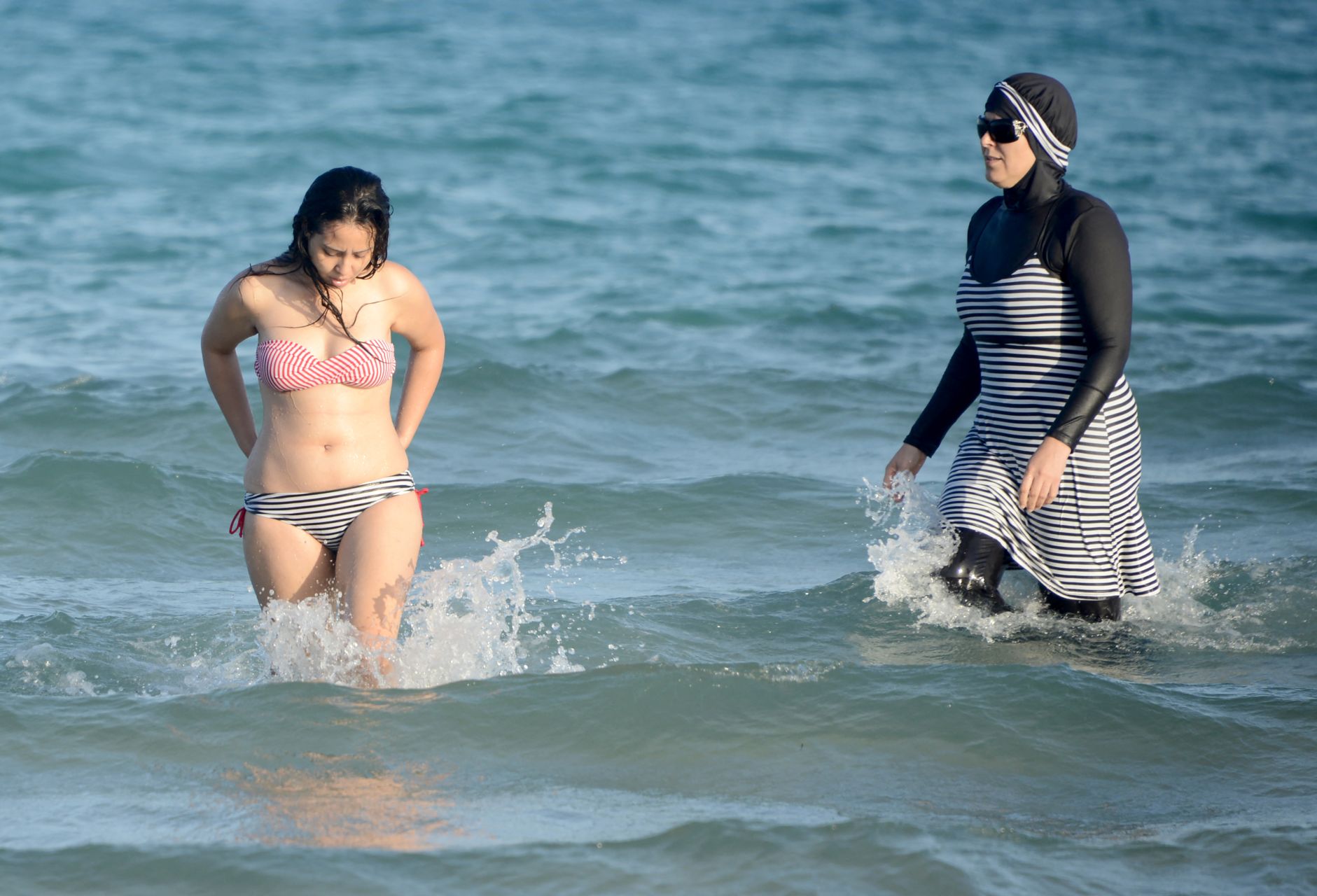Syrie: les femmes devront porter le burkini ou des vêtements couvrants sur les plages publiques