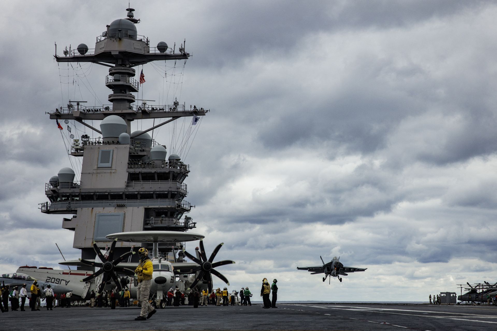 Washington place un 3e porte-avions près du Moyen-Orient