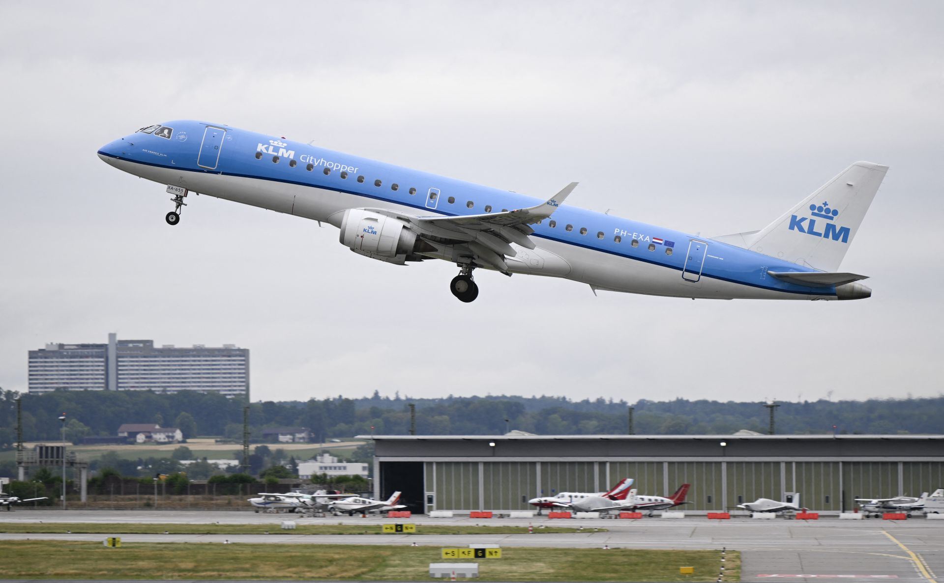 KLM immobilise sept Boeing 787