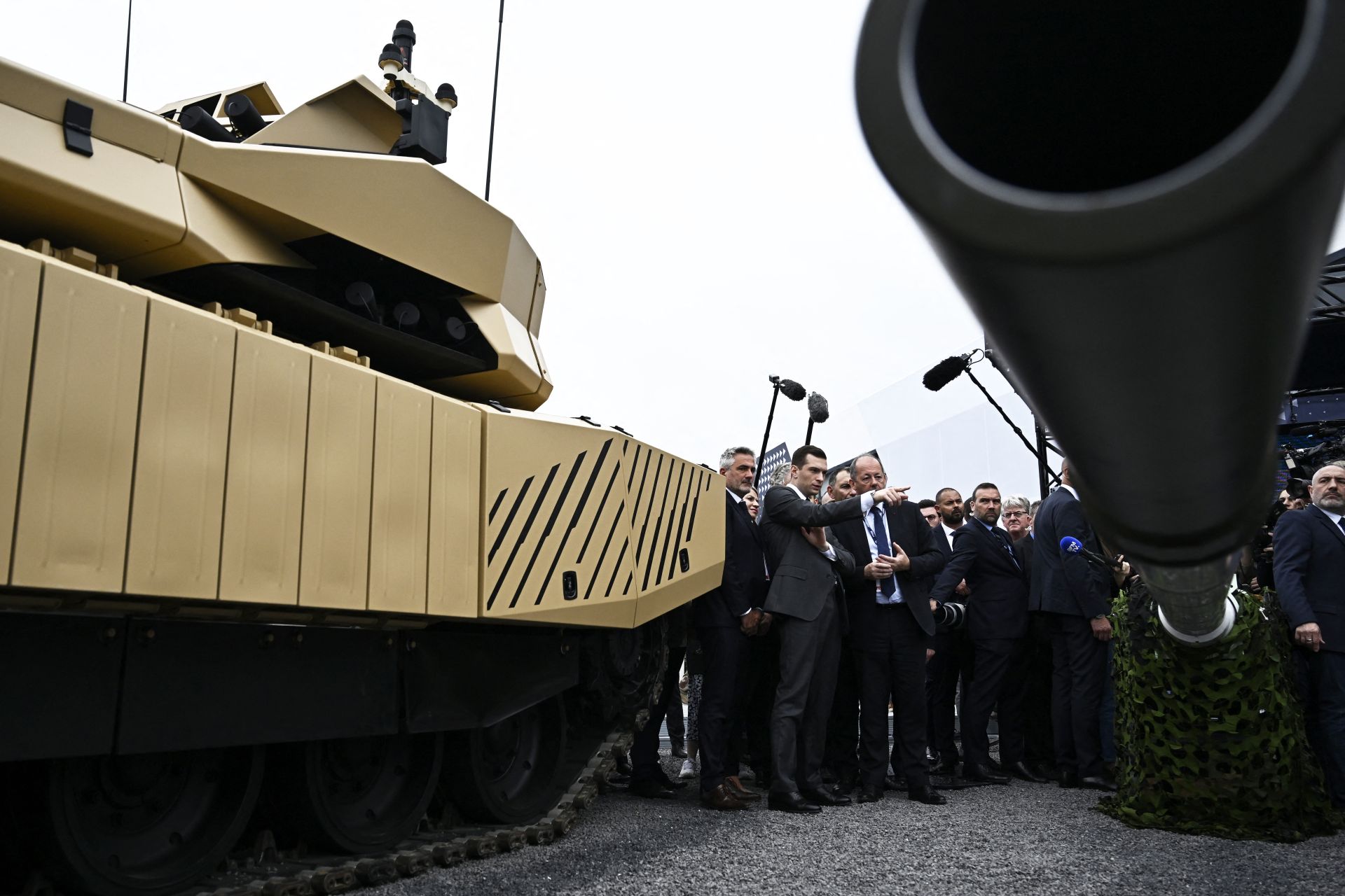 La France interdit les armes offensives israéliennes au salon Eurosatory