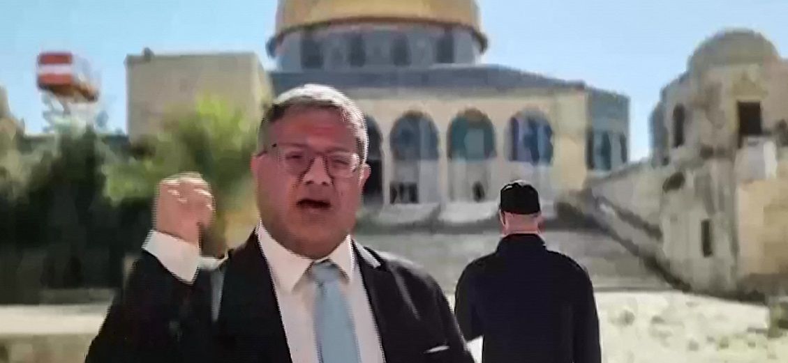 Ben Gvir dirige les prières à Al-Aqsa et attire les critiques