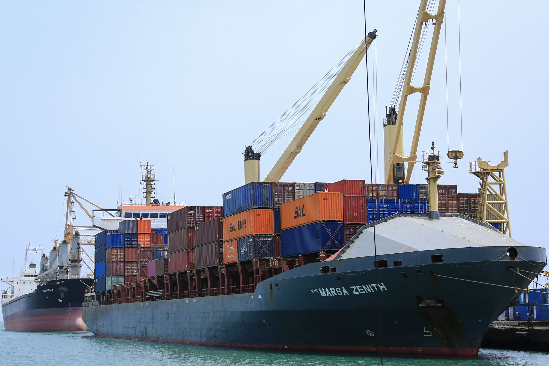 Un navire commercial attaqué en mer Rouge au large du Yémen