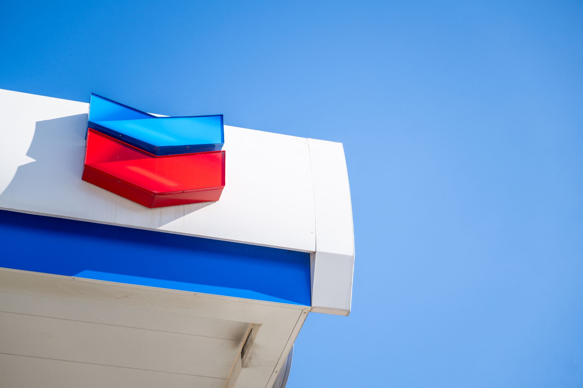 Chevron: Les cours du pétrole n'ont pas pleinement intégré le blocage d'Ormuz