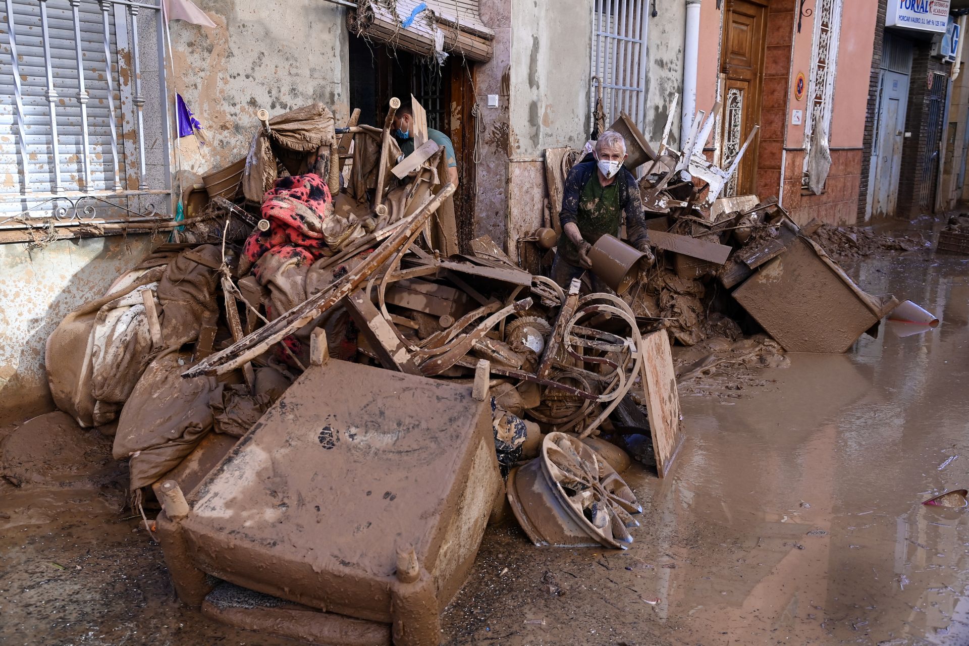 Inondations en Espagne: au moins 211 morts, nouveaux renforts militaires