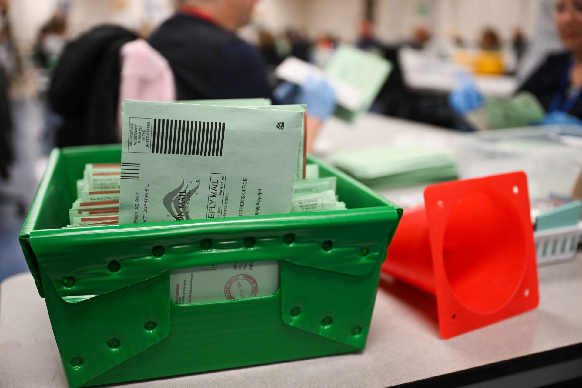 Trump cible le vote par correspondance avant les élections américaines de 2026