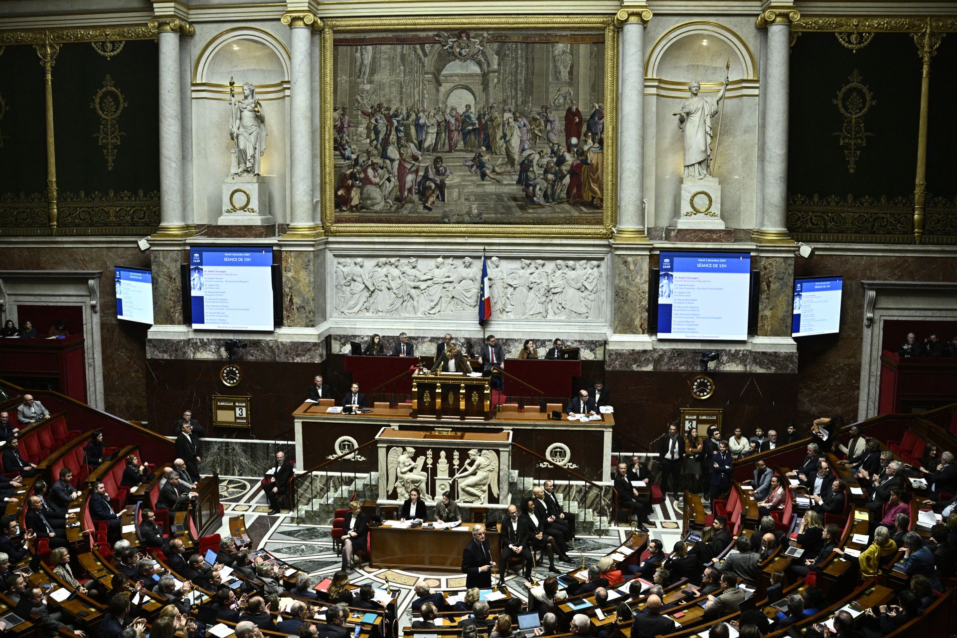 Journée de grève et de mobilisation dans la fonction publique en France, malgré la chute du gouvernement