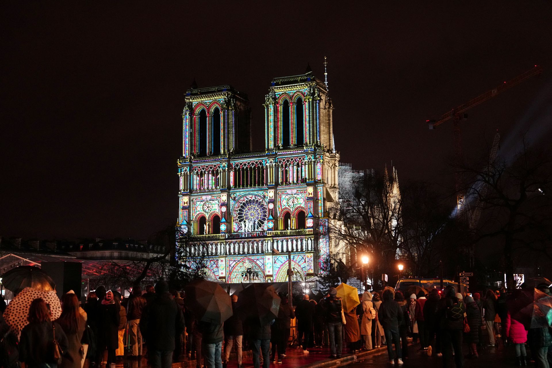 Macron inaugure vendredi les tours de Notre-Dame, rouvertes après l'incendie
