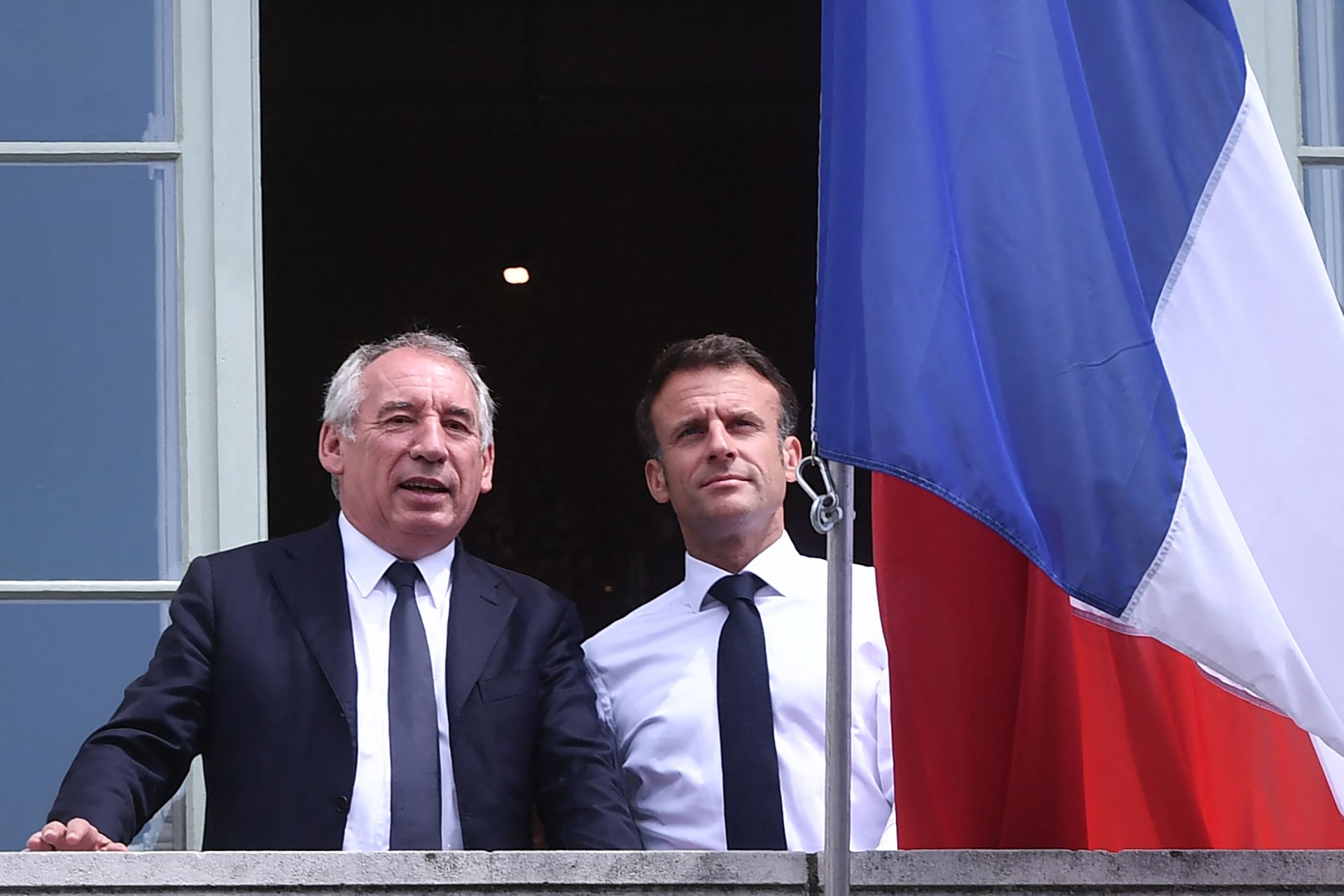 Bayrou sous pression, réunion au sommet à Matignon