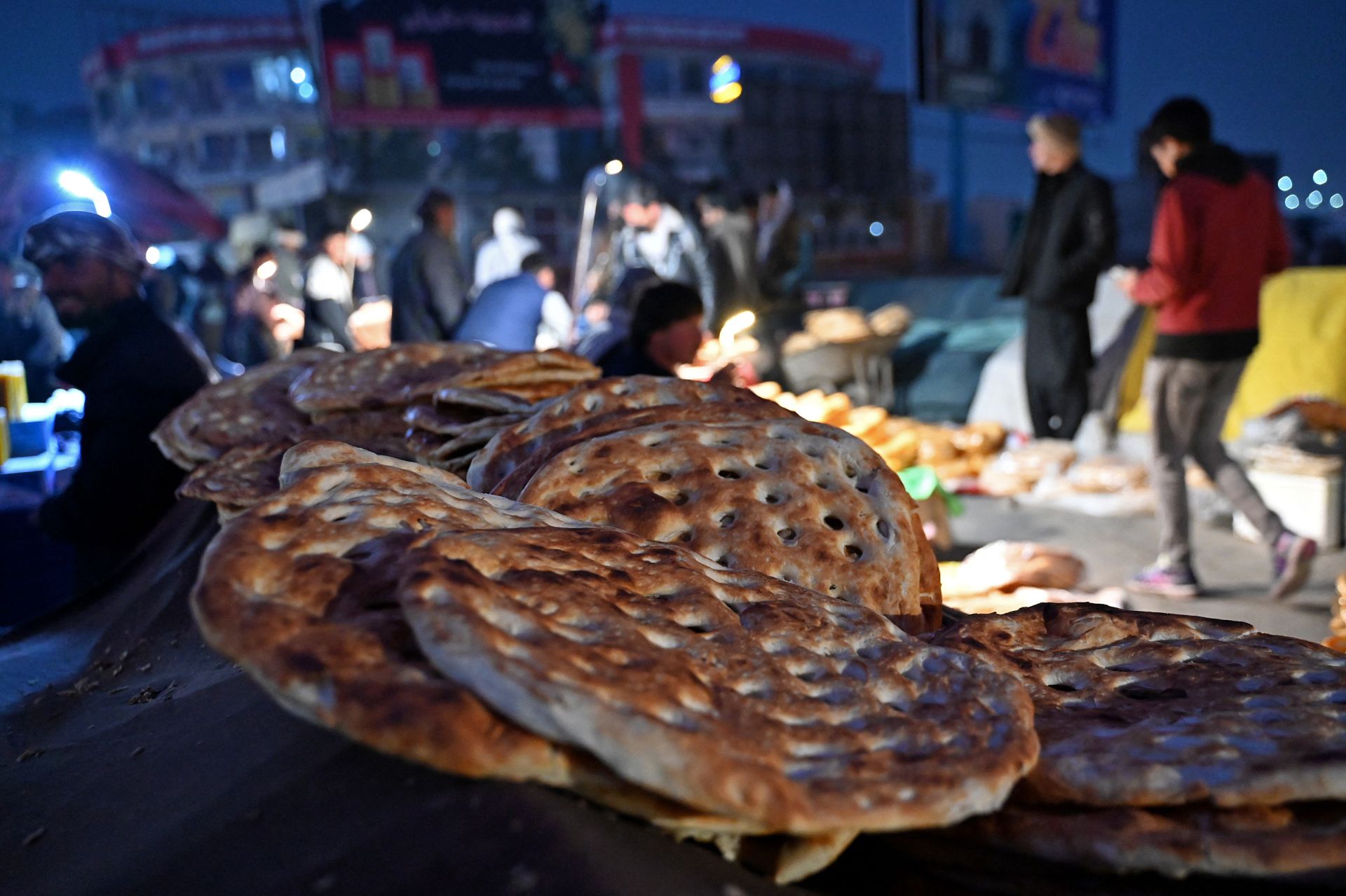 Pour les riches et les pauvres, le pain afghan est le roi de la table